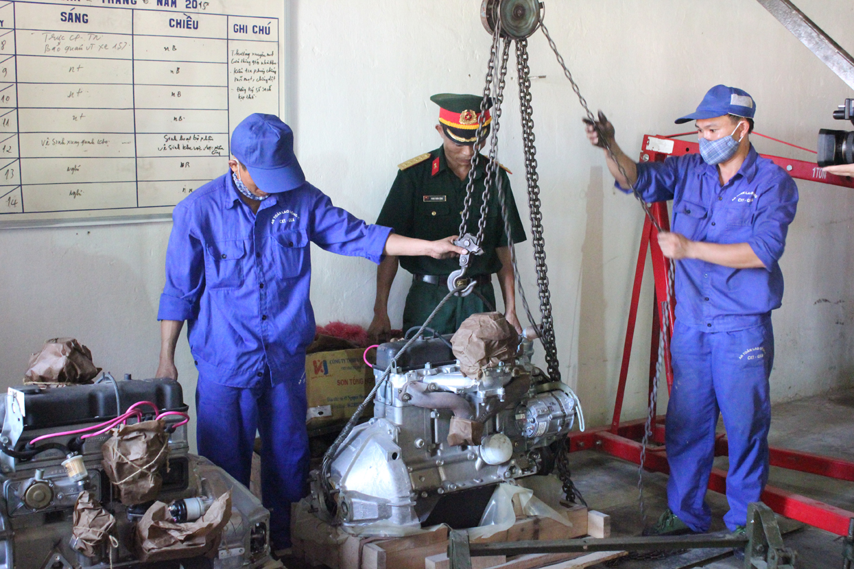 Lặng thầm những người lính kho

